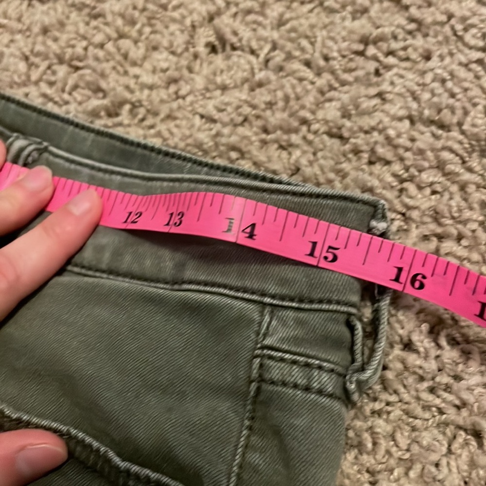 American Eagle Women’s Midi Shorts Super Stretch Green Size 6 - Picture 8 of 9